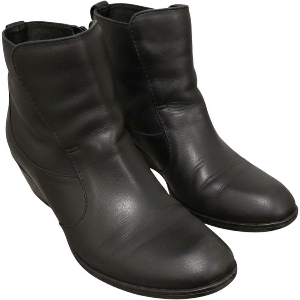 Born Black Leather Ankle Boots Women's Size 7.5 Wedge Heel Side Zip‎
